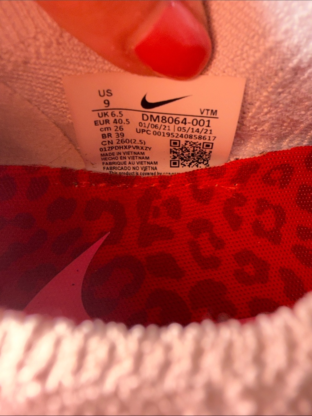 Nike Women’s White Slip-On Knit Sneakers with Hot Pink Accents - Picture 2 of 6
